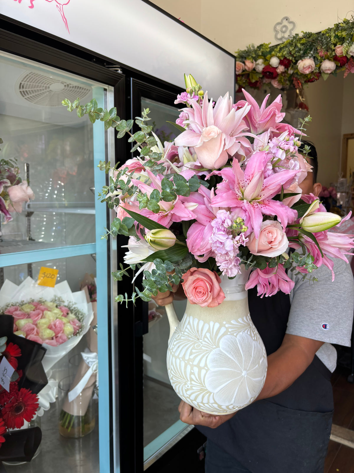 Jarro Lily Arrangement
