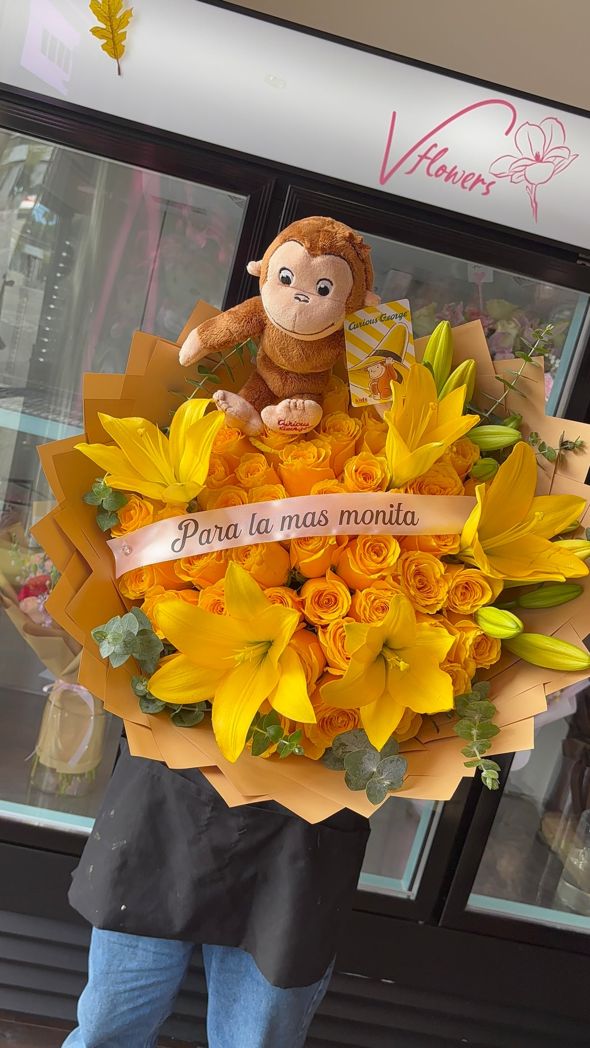 Curious George Yellow Roses bouquet 💛 50 roses