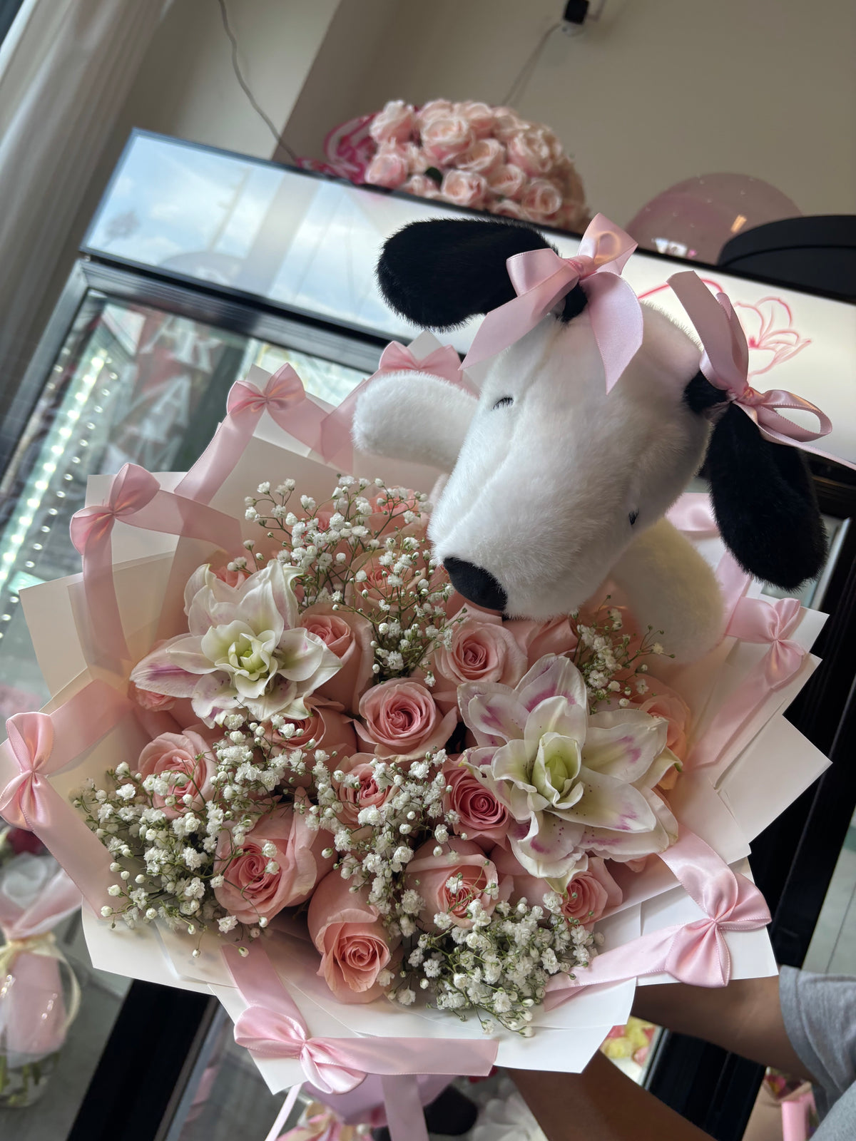 Snoopy Pink rose bouquet