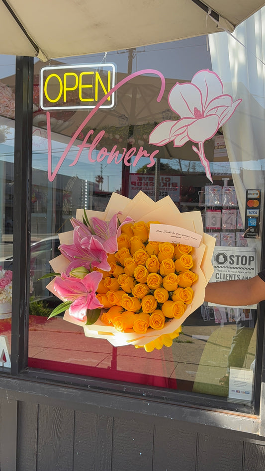 Yellow Rose Bouquet With Lilies
