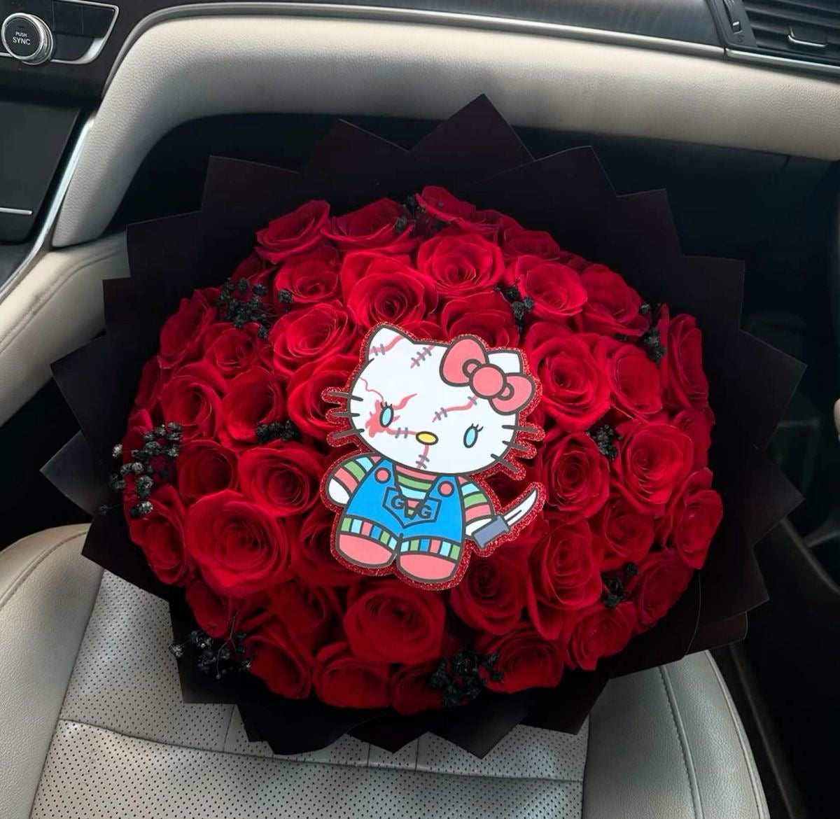 Hello kitty chucky topper 🔪 50ct Red Roses