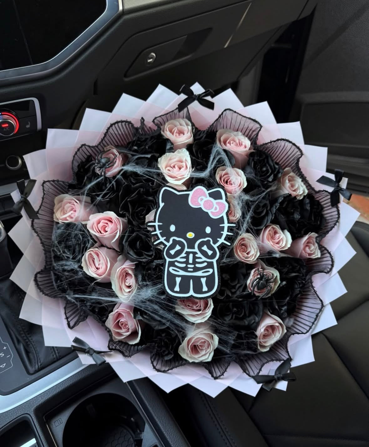 HK skeleton 💀 🖤🕸️ 25ct
