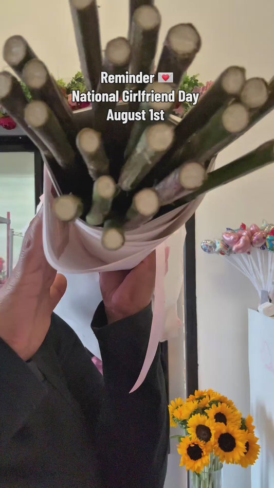 Snoopy Pink rose bouquet